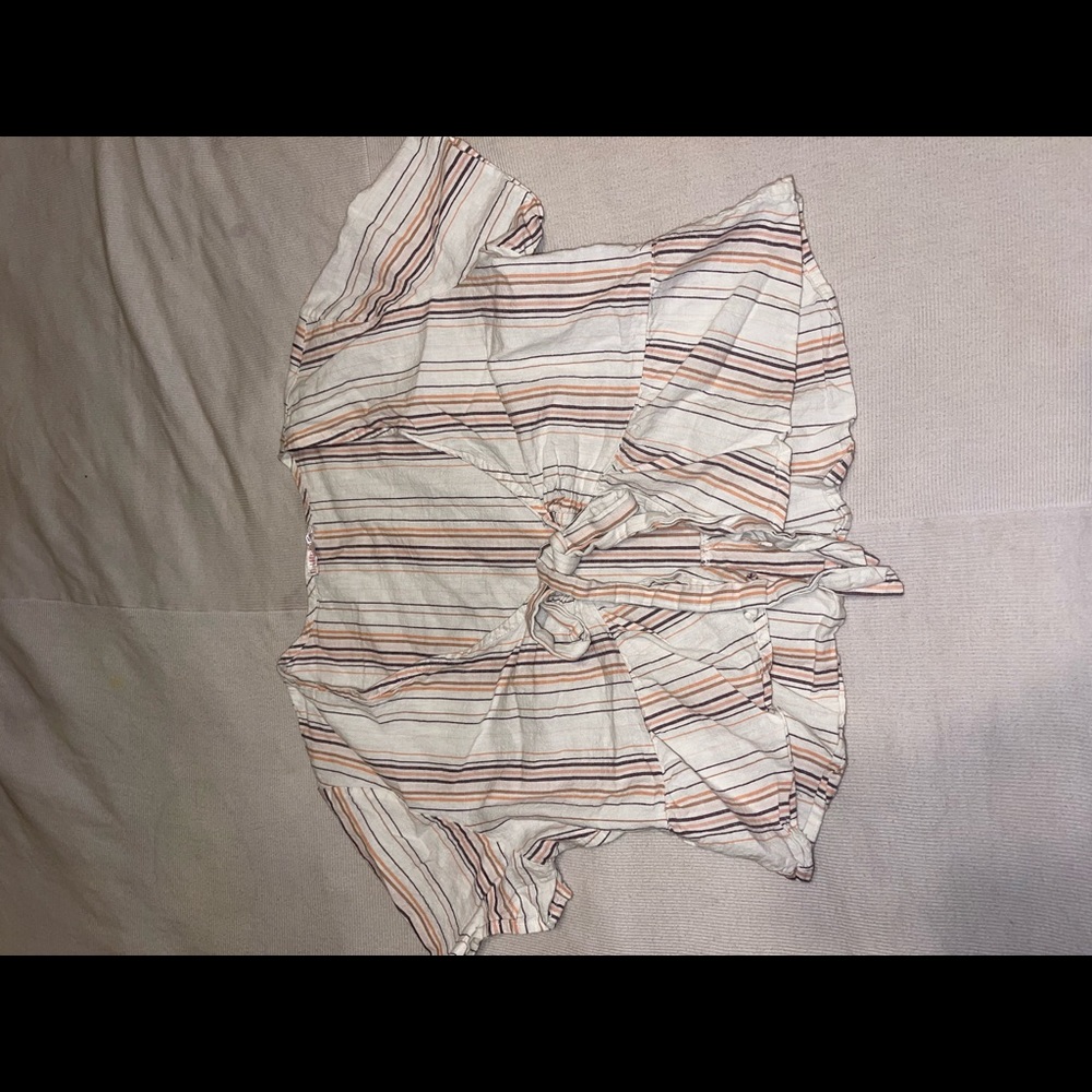 Cropped front tie stripped top. Size:medium